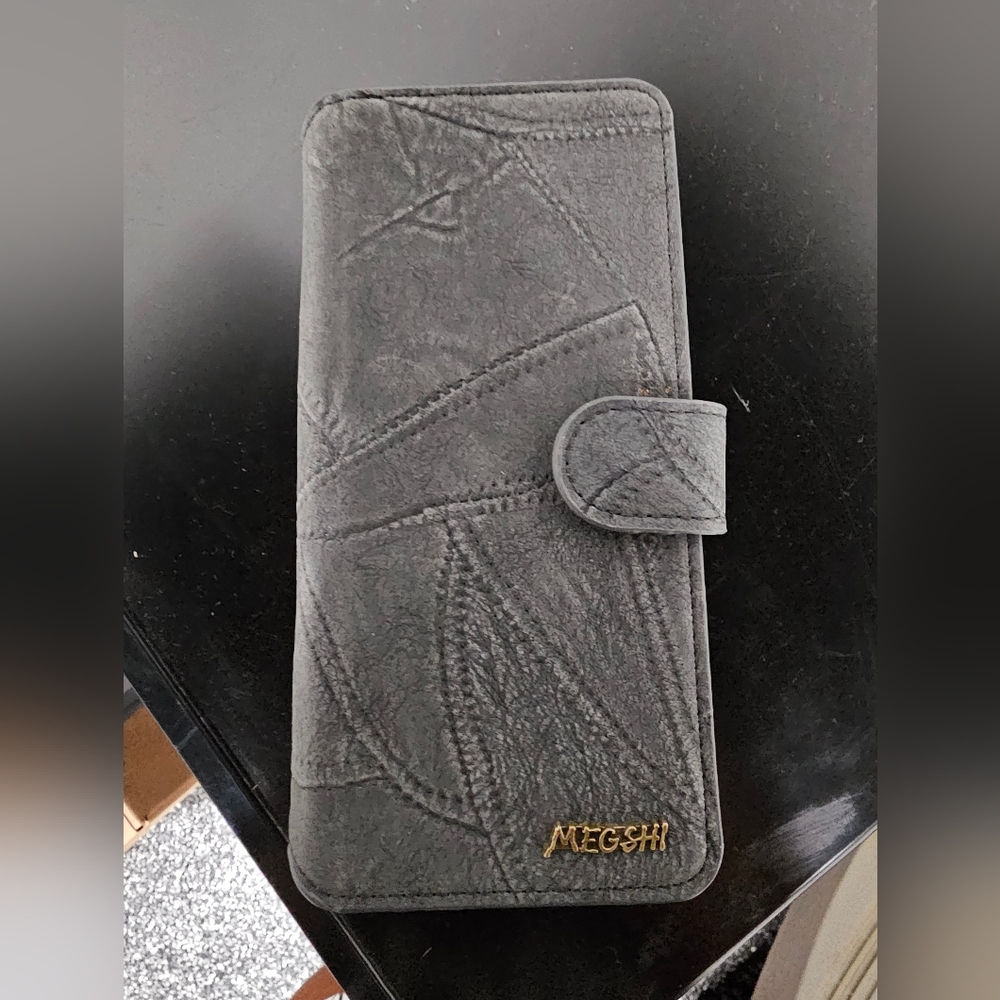 Samsung S23 Ultra Phone Case with multiple card slots and zippered pocket